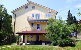 Serenity Apartments Cb